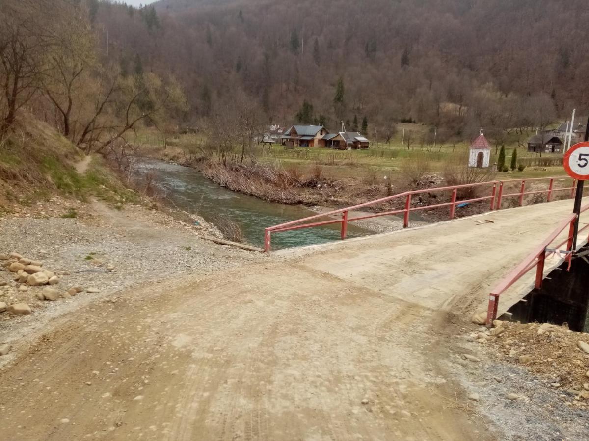 Садиба Федорчуків За рікою1 Шешоры Экстерьер фото